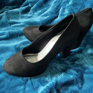 Chunky black faux suede pumps - size 13 but fits small like an 11 or 12 - NWT